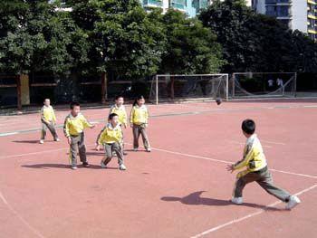 丢沙包视频,动感十足！丢沙包视频展现校园活力瞬间