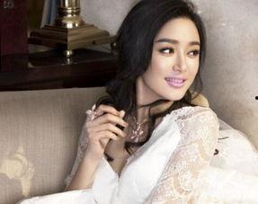 美女被男人揉胸视频,不堪入目！美女被揉胸视频引发热议